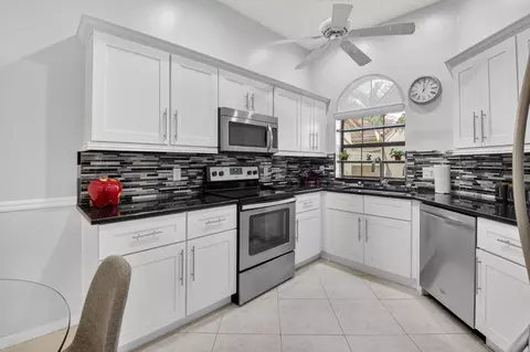 5195 Europa Dr #L, Boynton Beach, FL 33437