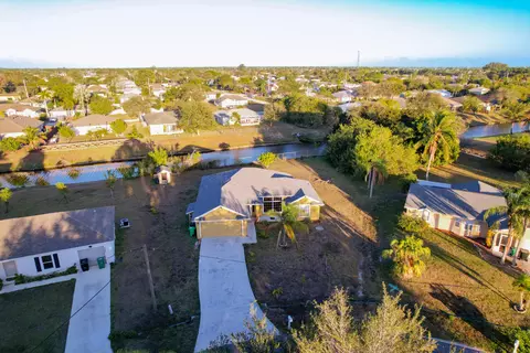 2091 SW Castinet Ln, Port Saint Lucie, FL 34953