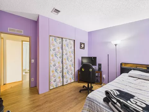 Bedroom - 102 NE 8th Ave, Okeechobee, FL 34972 photo 4 of 7