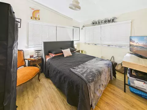Bedroom - 102 NE 8th Ave, Okeechobee, FL 34972 photo 6 of 7