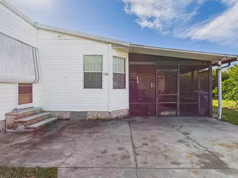 Exterior - 102 NE 8th Ave, Okeechobee, FL 34972 photo 1 of 6