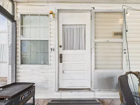 Exterior - 102 NE 8th Ave, Okeechobee, FL 34972 photo 6 of 6