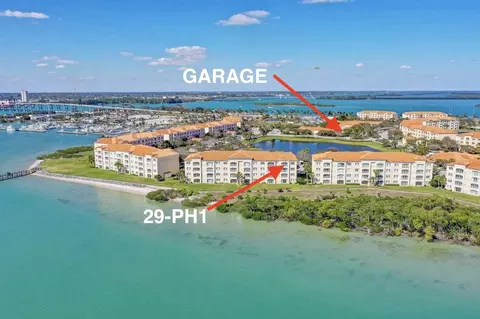 29 Harbour Isle Dr W #PH01, Hutchinson Island, FL 34949