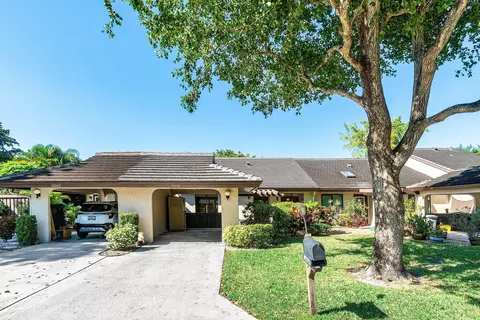10057 Shadywood Pl, Boynton Beach, FL 33437
