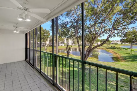 7192 Huntington Ln #208, Delray Beach, FL 33446