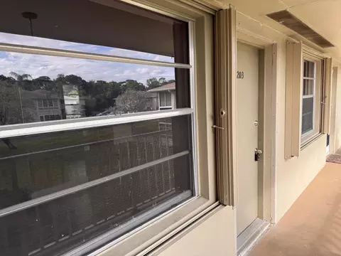 12 Lake Vista Trl #203, Port Saint Lucie, FL 34952