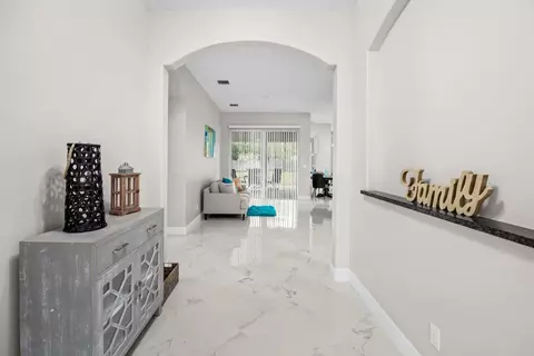 562 SW Souris Ave, Port Saint Lucie, FL 34953