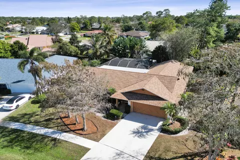 606 Juniper Pl, Wellington, FL 33414