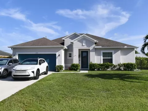 672 SW Jacoby Ave, Port Saint Lucie, FL 34953