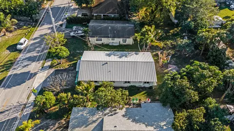 3443 NE 3rd Ave, Oakland Park, FL 33334