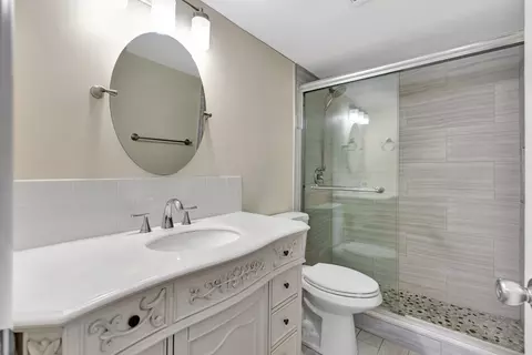 Bath - 150 Pineview Rd #B2, Jupiter, FL 33469 photo 1 of 1
