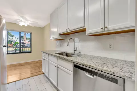 Kitchen - 150 Pineview Rd #B2, Jupiter, FL 33469 photo 2 of 2
