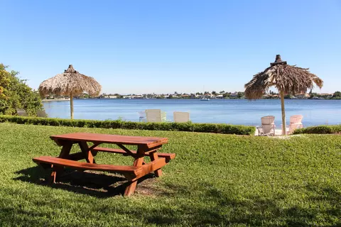 1000 Scotia Dr #304, Hypoluxo, FL 33462
