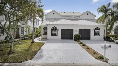 10726 Pelican Dr, Wellington, FL 33414