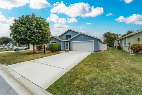 2800 SW Montego Ter, Stuart, FL 34997 photo 2