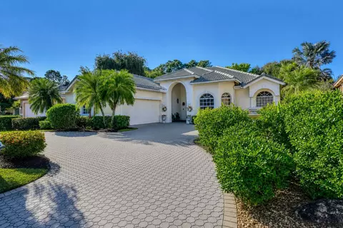 9029 One Putt Pl, Port Saint Lucie, FL 34986