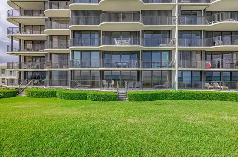 Exterior - 400 Beach Rd #103, Tequesta, FL 33469 photo 6 of 14
