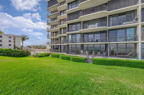 Exterior - 400 Beach Rd #103, Tequesta, FL 33469 photo 7 of 14