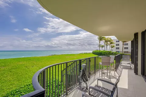 Exterior - 400 Beach Rd #103, Tequesta, FL 33469 photo 5 of 14