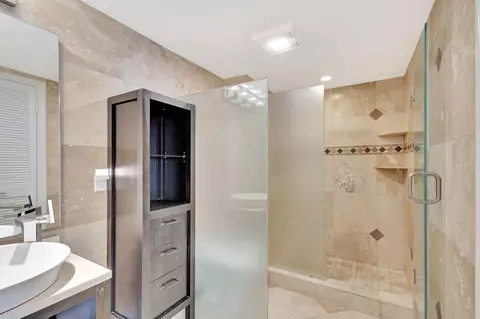 Bath - 400 Beach Rd #103, Tequesta, FL 33469 photo 5 of 5