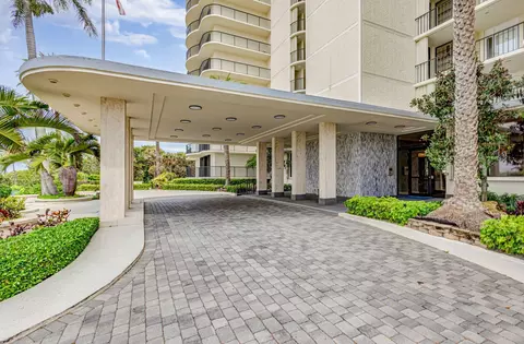 Exterior - 400 Beach Rd #103, Tequesta, FL 33469 photo 13 of 14