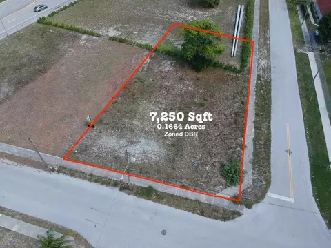 84 SW 1 Ct, Deerfield Beach, FL 33441
