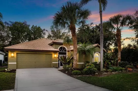 7812 Edinburough Ln, Delray Beach, FL 33446