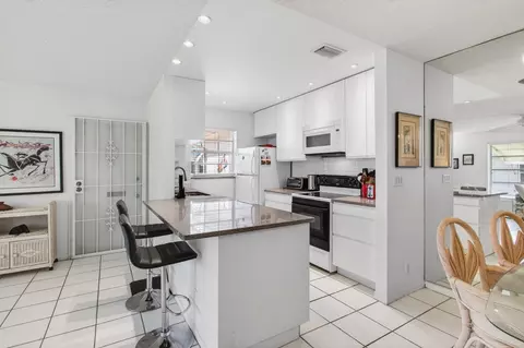 1327 High Point Way SE #D, Delray Beach, FL 33445