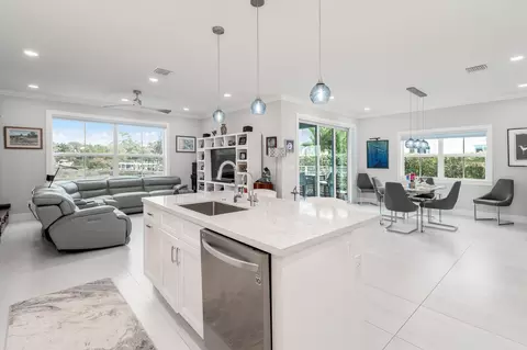 Kitchen - 4659 SE Manatee Way, Stuart, FL 34997 photo 4 of 4