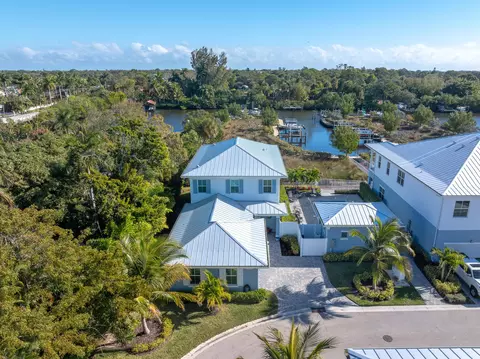 View/Area - 4659 SE Manatee Way, Stuart, FL 34997 photo 6 of 16