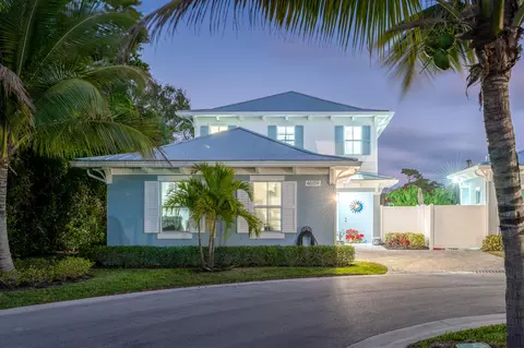 Exterior - 4659 SE Manatee Way, Stuart, FL 34997 photo 2 of 13