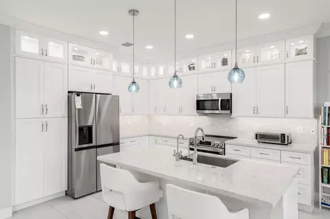 Kitchen - 4659 SE Manatee Way, Stuart, FL 34997 photo 2 of 4