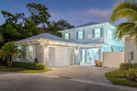 Exterior - 4659 SE Manatee Way, Stuart, FL 34997 photo 3 of 13