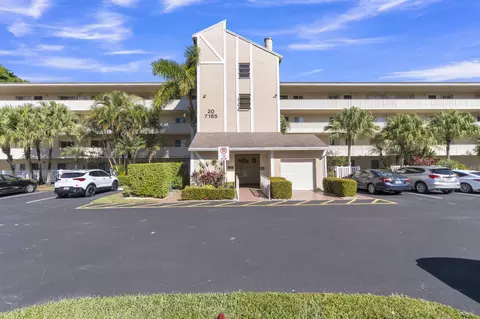 7185 Huntington Ln #202, Delray Beach, FL 33446