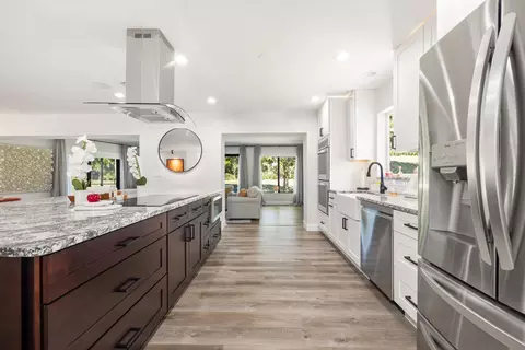 2831 SE Fairway W, Stuart, FL 34997 photo 8