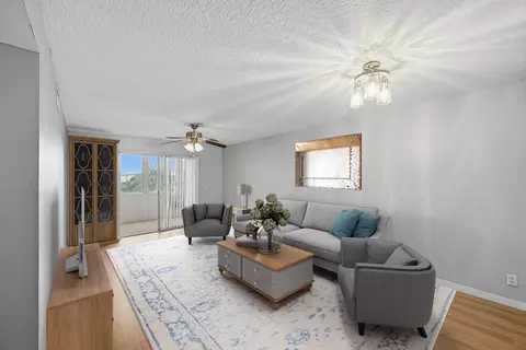 130 NE 26th Ave #4090, Boynton Beach, FL 33435