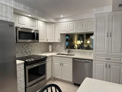 1101 Colony Point Cir #108, Pembroke Pines, FL 33026