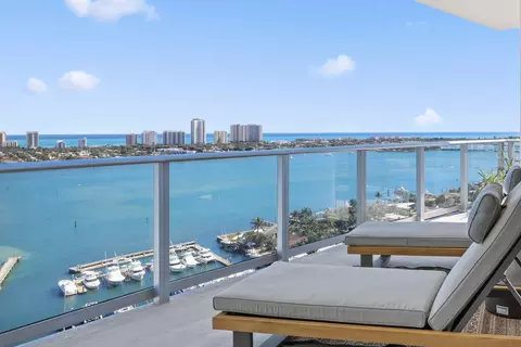 220 Lake Shore Dr #2112, Lake Park, FL 33403