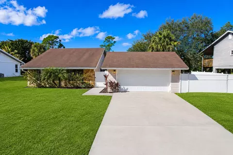 8074 SE River Ln, Stuart, FL 34997