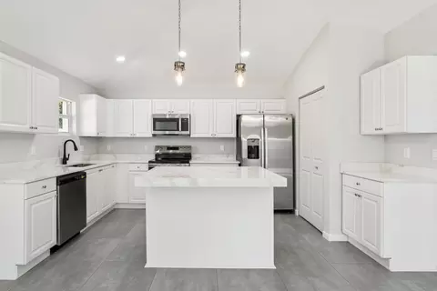 Kitchen - 5232 SE 55th Ter, Stuart, FL 34997 photo 1 of 5