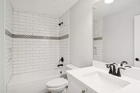 Bath - 5232 SE 55th Ter, Stuart, FL 34997 photo 4 of 4