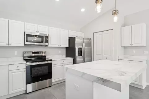 Kitchen - 5232 SE 55th Ter, Stuart, FL 34997 photo 2 of 5