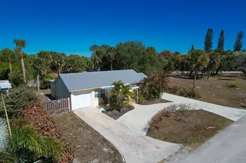 2427 NE Center St, Jensen Beach, FL 34957
