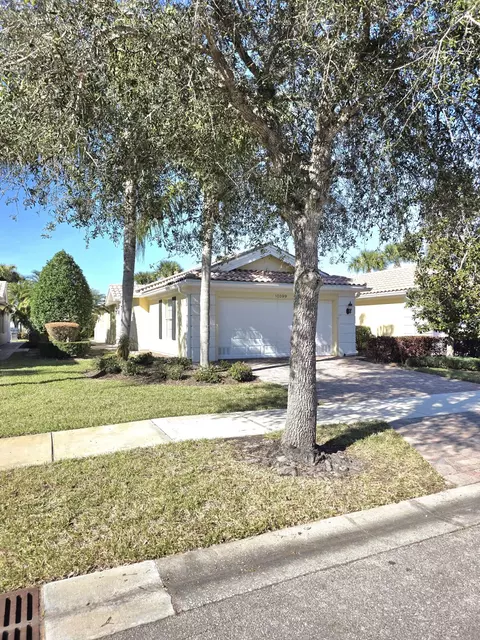 10399 SW Stratton Dr, Port Saint Lucie, FL 34987