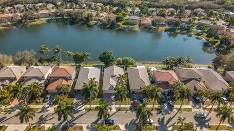 3800 Woodfield Dr, Coconut Creek, FL 33073