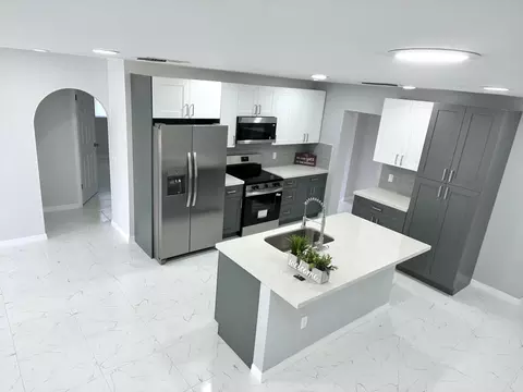 442 SW Lucero Dr, Port Saint Lucie, FL 34983