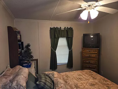 Bedroom - 2425 SE 31st St, Okeechobee, FL 34974 photo 6 of 10