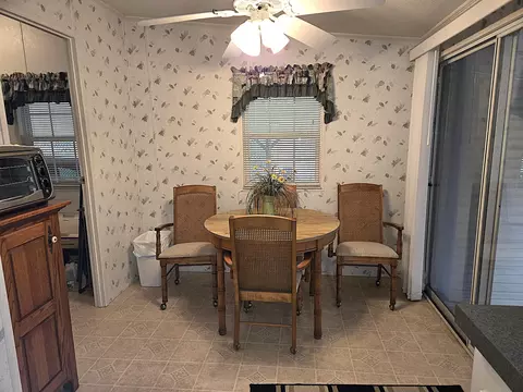 Dining - 2425 SE 31st St, Okeechobee, FL 34974 photo 1 of 1