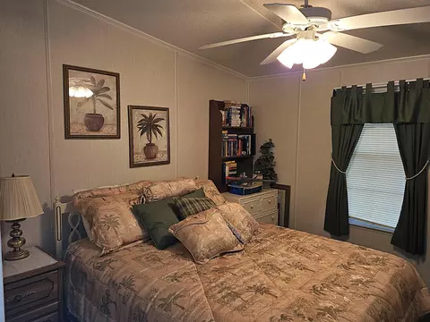 Bedroom - 2425 SE 31st St, Okeechobee, FL 34974 photo 5 of 10