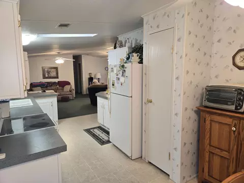 Kitchen - 2425 SE 31st St, Okeechobee, FL 34974 photo 7 of 8